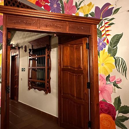 La Casa De Las Flores Hostal Jardín Buitenkant foto